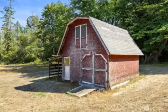 What a cute barn! Great for storage or maybe small animals.