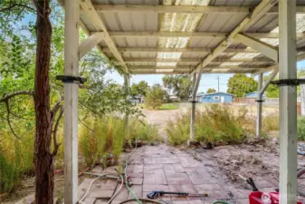Plenty of room to entertain, relax, or expand