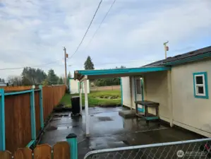 Large covered back patio.