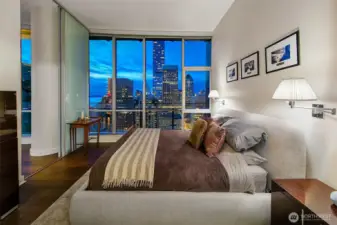 floor to ceiling window 11.5ft, raumplaus glass door