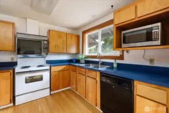 An iconic and fully functional over-the-range oven ensures you have plenty of oven space to create a celebratory feast!