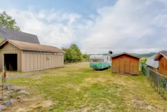 Boathouse & Storage Shed w/Power