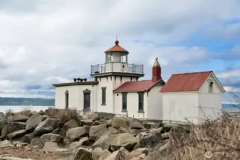 ...an iconic LIGHTHOUSE!