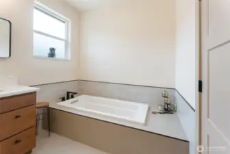 tile surround and deck on soaker tub