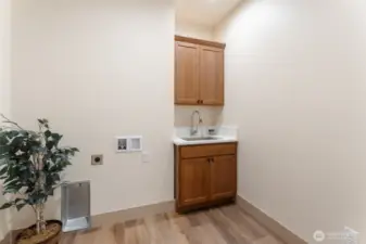 laundry room with deep sink