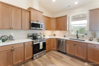 Beautiful Maple Cabinetry!