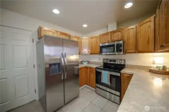 All stainless steel appliances stay