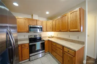 Lots of cupboard and counter space