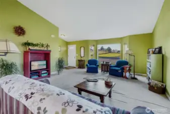 Large living room, welcoming your guests.