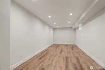 Bonus room - perfect for home office, work out space or playroom.