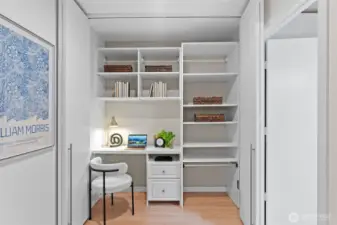 Love this "Clo-ffice"!