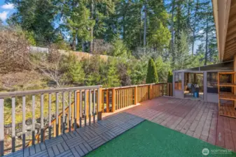 Great deck entertaining space!