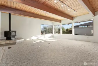 Large sunny south facing family room