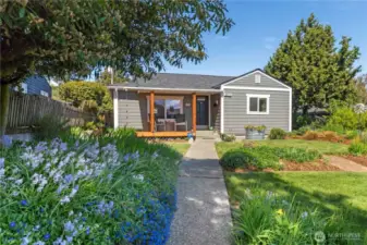 Enchanting 2 bedroom North Tacoma Home