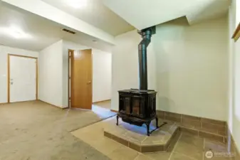 And now - lets go to the carpetted downstairs.