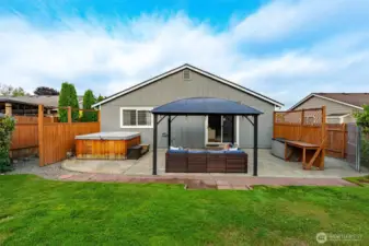 This patio was made for entertaining, everyone will want to gather here!