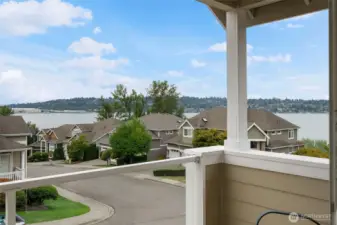 Southwesterly views of Lake Washington, City Lights, and sunsets!