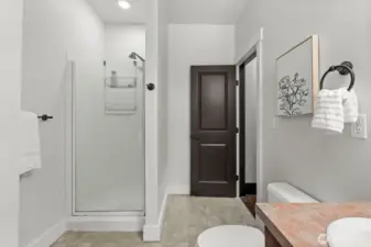 2nd bedroom ensuite