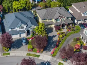 Great neighbors...on a cul de sac street!