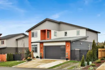 3 parking spots in front