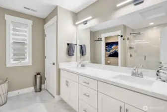 Main suite upper bathroom