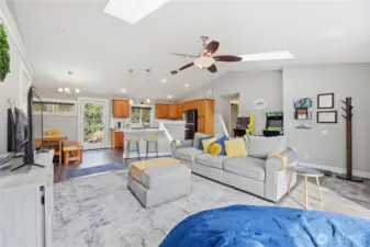 ~Spacious Living Room~