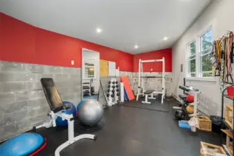 Flex area here can easily be used as a fitness room, craft area or whatever your needs.