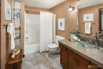 Guest Suite Bath