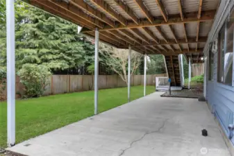 Ground-floor "rental" dwelling private entrance.
