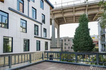 View of Aurora Bridge from the back patio. No traffic noise from inside the house.