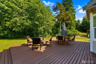 Handsome, private back deck.