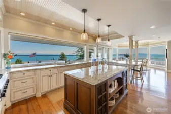 Culinary kitchen with plenty of space