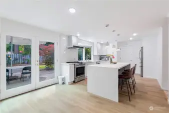 Fully remodeled, open  kitchen