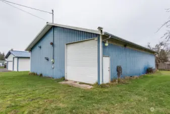 storage barn with electricity