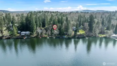 Enjoy waterfront living!