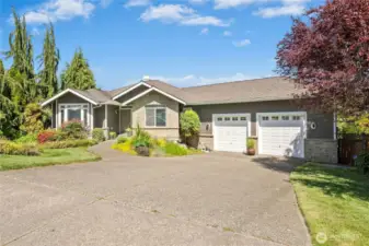 1 level living with full basement
