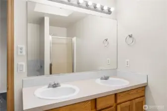 Great lighting and storage