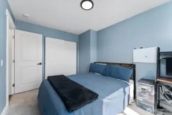 Large 2nd bedroom
