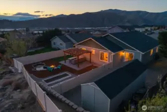 Fully fenced yard with Views!