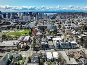 This West facing property is oriented to Seattle most renowned spaces including Elliot Bay, the Space Needle and the Seattle Center.