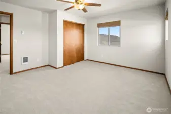 Bedroom 4 - all the rooms have overhead heat/cooling ducts to keep the temps where you want them. The wall heater is just an extra.