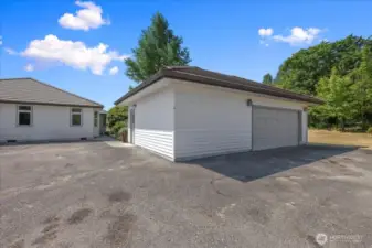 2 car detached garage