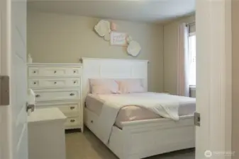 2nd level bedroom (3)