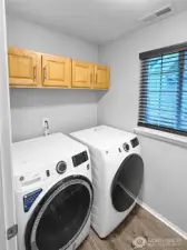 Utility Room - W/D Convey