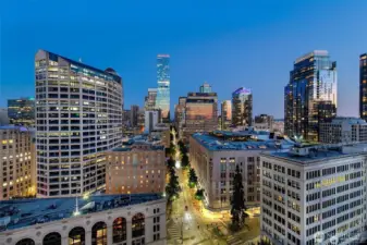 18th floor south facing jewel box at Escala!