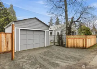 Detached garage