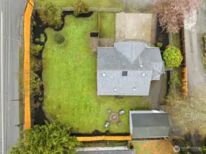 Large lot; Ariel view