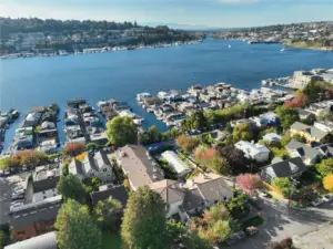 Incredible panoramic views of Lake Union and the Olympics