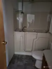 Walk in tub in main bath