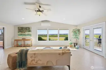 Vaulted ceiling frame the spectacular view